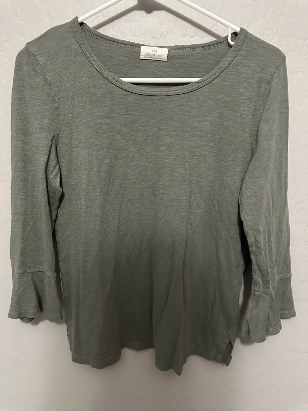 Tla Women's Sage Green Long Sleeve Scoop Neck Top
